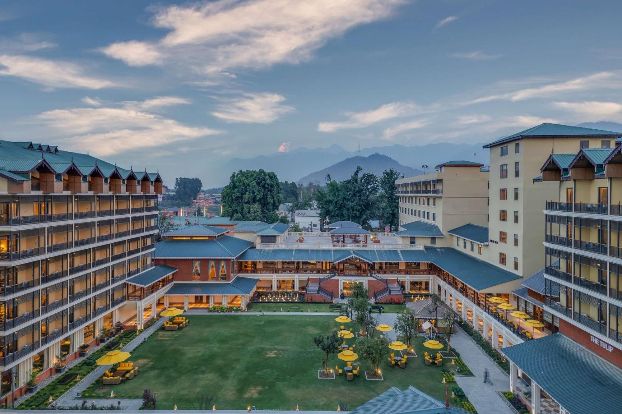 Radisson Collection Hotel & Spa, Riverfront Srinagar Dış mekan fotoğraf