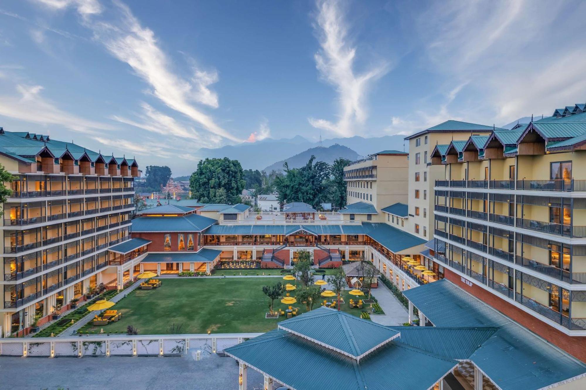 Radisson Collection Hotel & Spa, Riverfront Srinagar Dış mekan fotoğraf