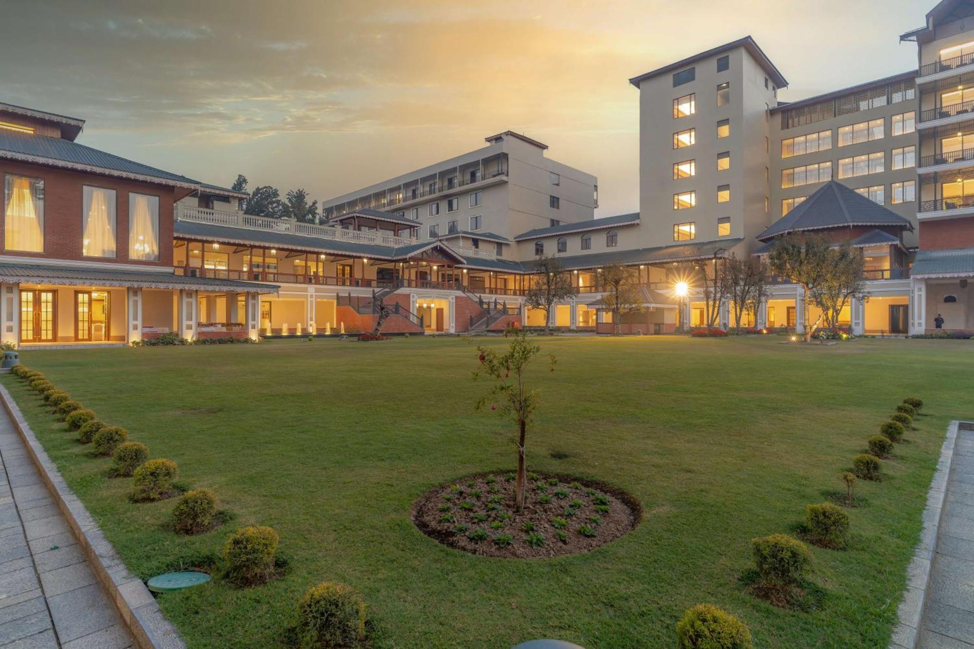 Radisson Collection Hotel & Spa, Riverfront Srinagar Dış mekan fotoğraf